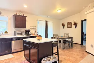 398 Sparrow Ave, Umatilla, OR 97882 - Photo 6