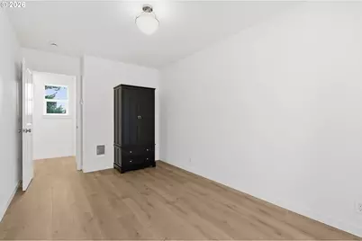 5592 Burnett Ave #A, Eugene, OR 97402 - Photo 24