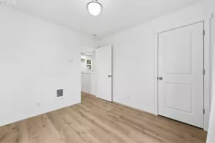5592 Burnett Ave, Eugene, OR 97402 - Photo 20