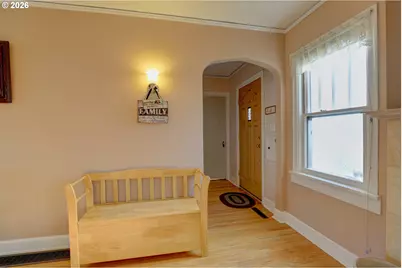1125 E 8th St, The Dalles, OR 97058 - Photo 2