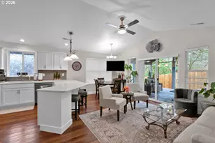 1810 NE Alameda Ave, Roseburg, OR 97470 - Photo 4