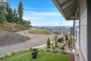 1810 NE Alameda Ave, Roseburg, OR 97470 - Photo 38