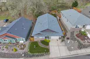 1810 NE Alameda Ave, Roseburg, OR 97470 - Photo 38