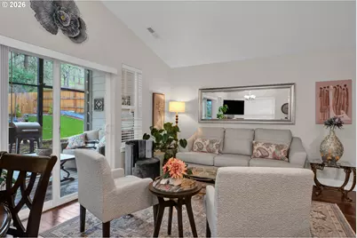 1810 NE Alameda Ave, Roseburg, OR 97470 - Photo 10