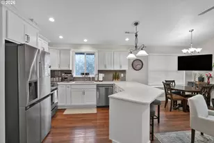 1810 NE Alameda Ave, Roseburg, OR 97470 - Photo 12