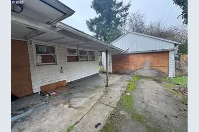 8923 SE Clinton St, Portland, OR 97266 - Photo 2