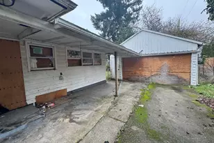 8923 SE Clinton St, Portland, OR 97266 - Photo 2