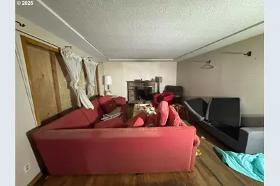 8923 SE Clinton St, Portland, OR 97266 - Photo 8