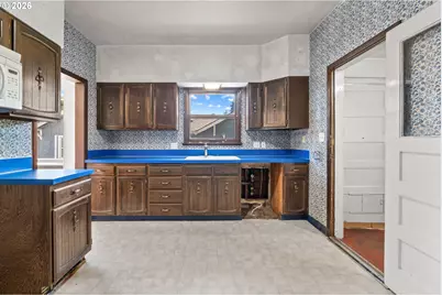 225 W Arlington St, Gladstone, OR 97027 - Photo 16
