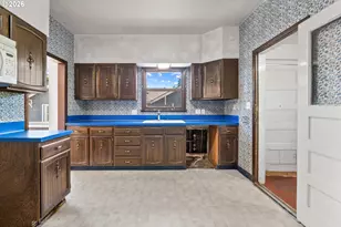 225 W Arlington St, Gladstone, OR 97027 - Photo 16
