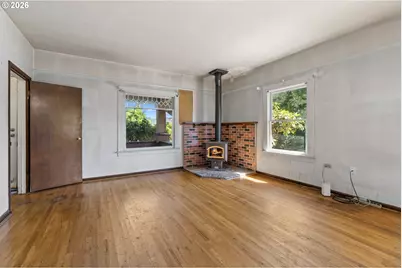 225 W Arlington St, Gladstone, OR 97027 - Photo 8