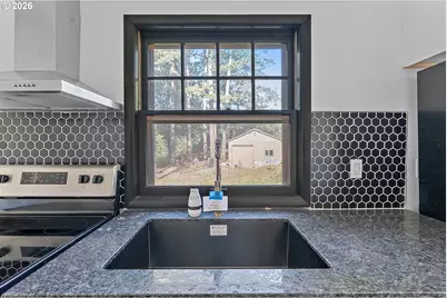 9637 SW Spring Crest Dr, Portland, OR 97225 - Photo 20