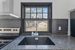 9637 SW Spring Crest Dr, Portland, OR 97225 - Photo 20