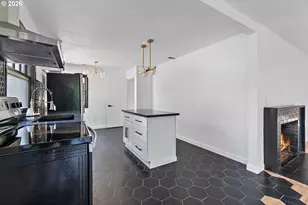 9637 SW Spring Crest Dr, Portland, OR 97225 - Photo 16
