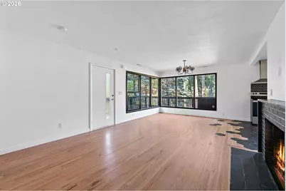 9637 SW Spring Crest Dr, Portland, OR 97225 - Photo 10