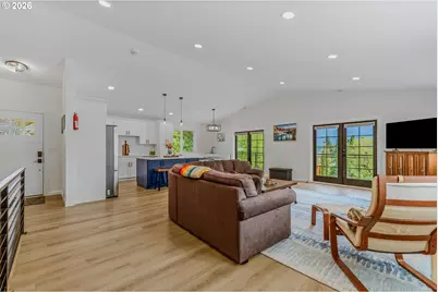 461 NW Jefferson Ave, Stevenson, WA 98648 - Photo 8