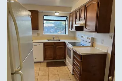 205 E Foothills Dr, Newberg, OR 97132 - Photo 8