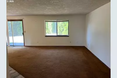 205 E Foothills Dr, Newberg, OR 97132 - Photo 4