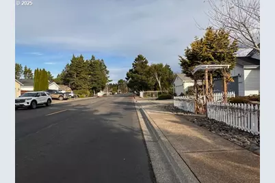 3932 Spruce St, Florence, OR 97439 - Photo 38