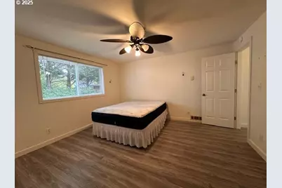 3932 Spruce St, Florence, OR 97439 - Photo 14