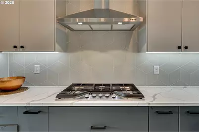 9728 N Alder St, Camas, WA 98607 - Photo 10