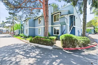 2330 SE Brookwood Ave #221, Hillsboro, OR 97123 - Photo 2