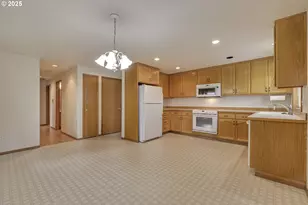 1722 Hartford Dr, Forest Grove, OR 97116 - Photo 8