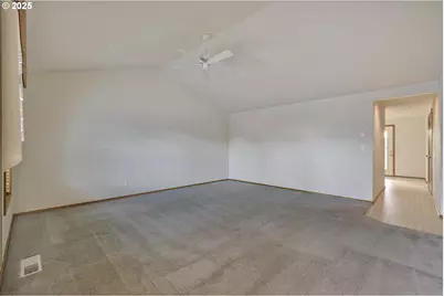 1722 Hartford Dr, Forest Grove, OR 97116 - Photo 4