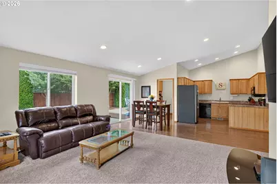 209 Pioneer Dr, Silverton, OR 97381 - Photo 10