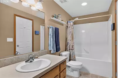 209 Pioneer Dr, Silverton, OR 97381 - Photo 16