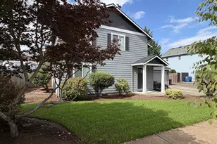 209 Pioneer Dr, Silverton, OR 97381 - Photo 2