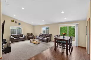 209 Pioneer Dr, Silverton, OR 97381 - Photo 8