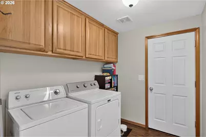 209 Pioneer Dr, Silverton, OR 97381 - Photo 20