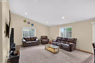 209 Pioneer Dr, Silverton, OR 97381 - Photo 12