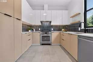 832 NE 29th Ave, Portland, OR 97232 - Photo 18