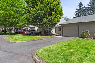 7924 NE Loowit Loop, Vancouver, WA 98662 - Photo 2