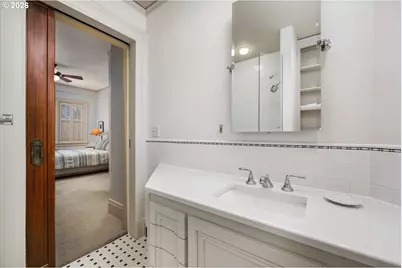 2141 NW Davis St #301, Portland, OR 97210 - Photo 34