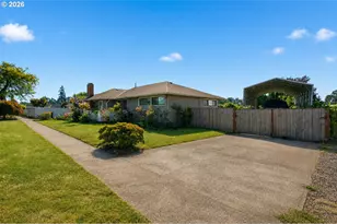 2045 Tualatin St, Saint Helens, OR 97051 - Photo 2