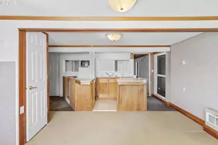 2901 NE Marine Dr, Portland, OR 97211 - Photo 12