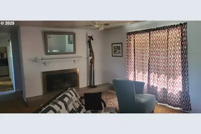 522 SE Hillside Dr, Roseburg, OR 97470 - Photo 10
