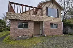 522 SE Hillside Dr, Roseburg, OR 97470 - Photo 1