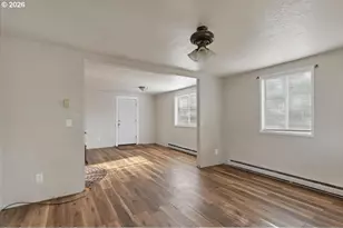 289 S 3rd St, Lebanon, OR 97355 - Photo 4