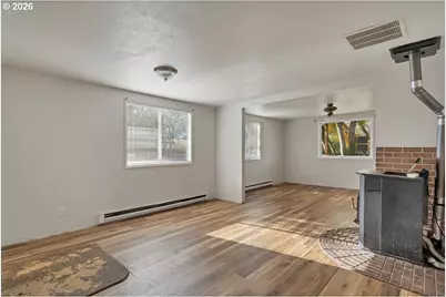 289 S 3rd St, Lebanon, OR 97355 - Photo 12