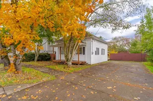 289 S 3rd St, Lebanon, OR 97355 - Photo 2