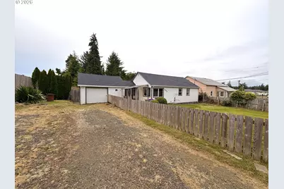 354 Radar Rd, Coos Bay, OR 97420 - Photo 2