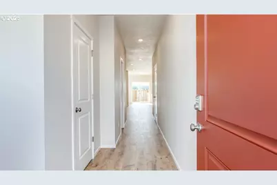 3842 SW 35th St, Gresham, OR 97080 - Photo 2