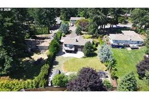 725 Marylhurst Dr, West Linn, OR 97068 - Photo 44
