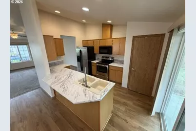 1660 N 18th St #12, Washougal, WA 98671 - Photo 2