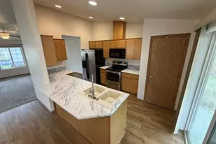 1660 N 18th St, Washougal, WA 98671 - Photo 2