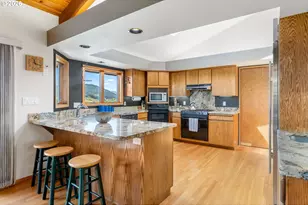 2250 Riverdale Rd, Hood River, OR 97031 - Photo 14